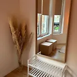 Apartment Quality Time Met Gesloten Garagebox