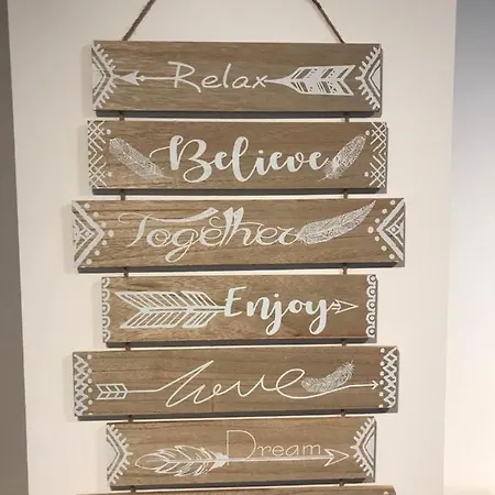 Quality Time Met Gesloten Garagebox Appartement De Panne