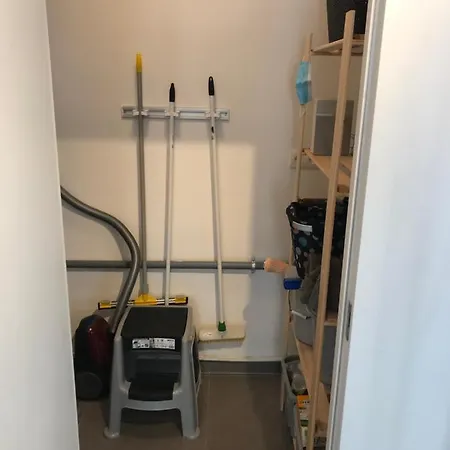 Quality Time Met Gesloten Garagebox De Panne