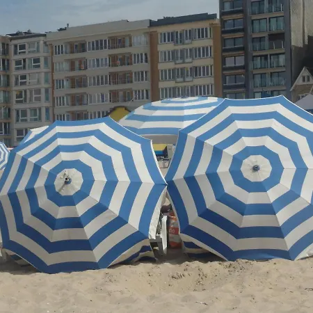 Quality Time Met Gesloten Garagebox アパート *