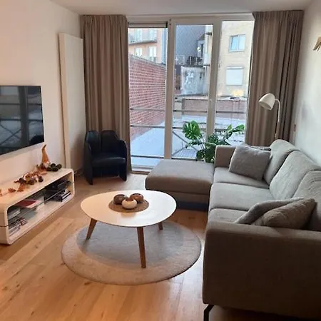 Quality Time Met Gesloten Garagebox Appartement